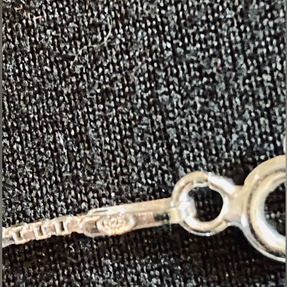 JUST REDUCED 925 CZ Circle Pendant & 925 Sterling Silver Chain NWOT - Picture 7 of 9